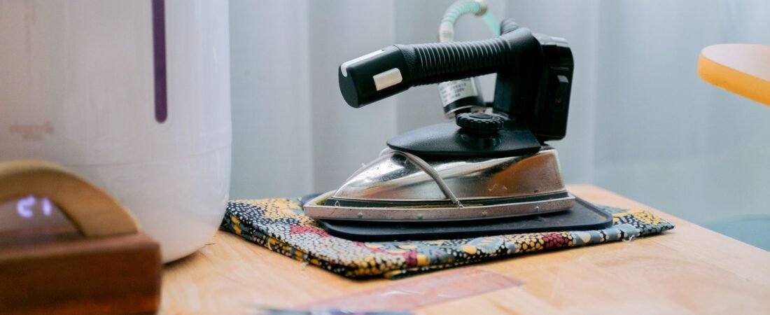 The Best Steam Iron: A Buyer’s Guide